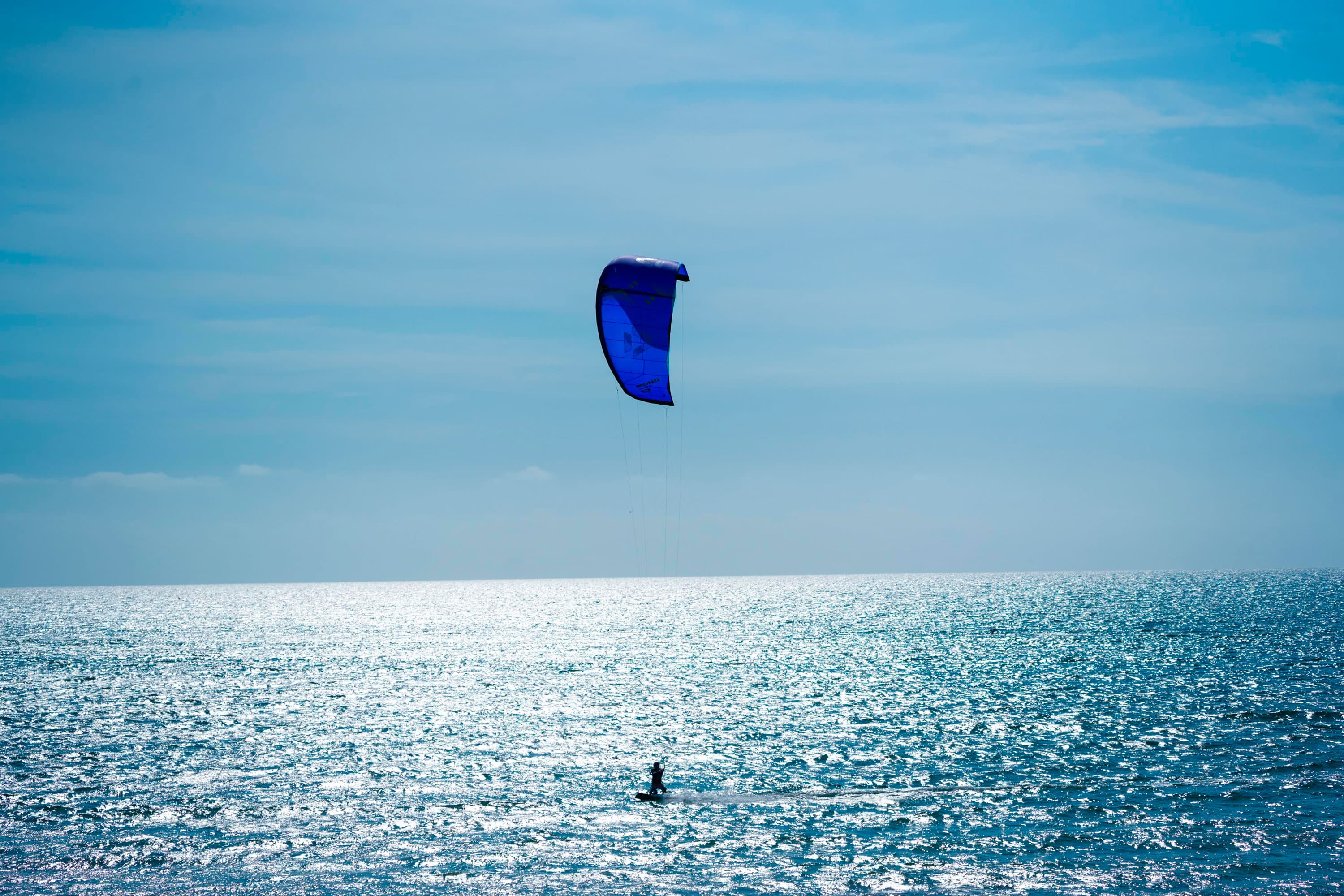 Playa amplia de Santa Marianita con cielo despejado y mar abierto.